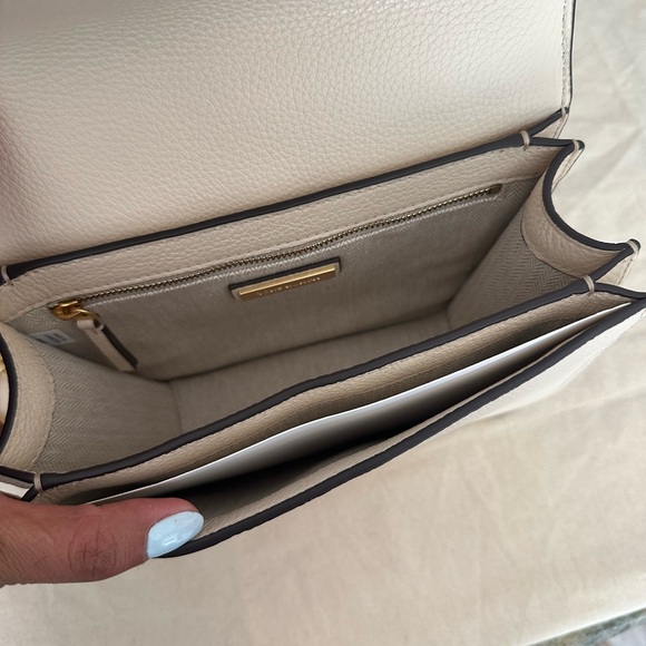 New Tory Burch BRITTEN SMALL ADJUSTABLE SHOULDER BAG NEW CREAM - Picture 9 of 11